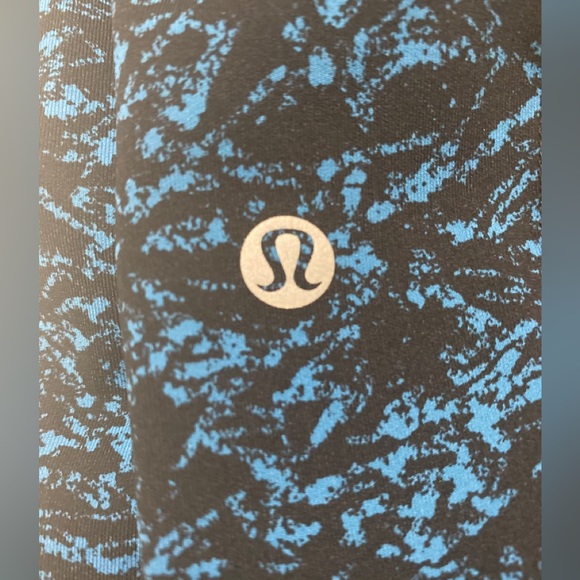 Lululemon Outrun High-Rise Crop - Picture 8 of 10